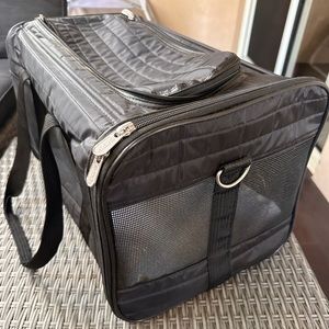 Sherpa black cat / dog carrier